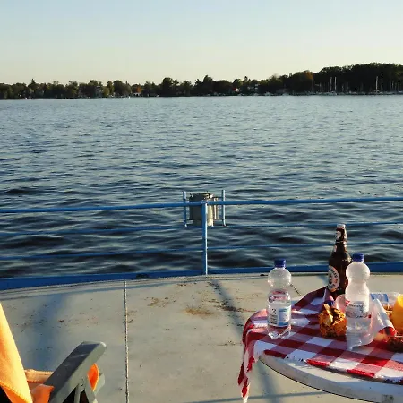Hausboot Havelboot, Fuhrerscheinfrei! Fahren Bis 10 Personen, 6 Ubernachtungsplatze * 라테노브