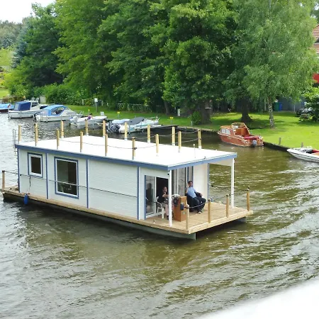 보트호텔 Hausboot Havelboot, Fuhrerscheinfrei! Fahren Bis 10 Personen, 6 Ubernachtungsplatze *